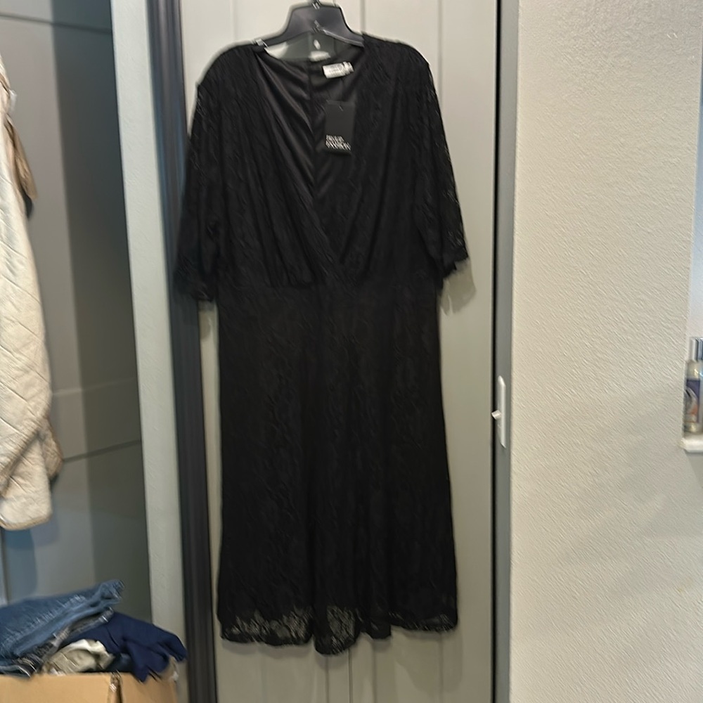 Black lace dress. Size 22W. Perfect for new years. NWT